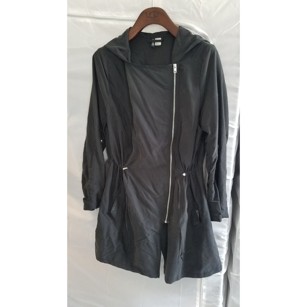 H&M lightweight black tied jacket